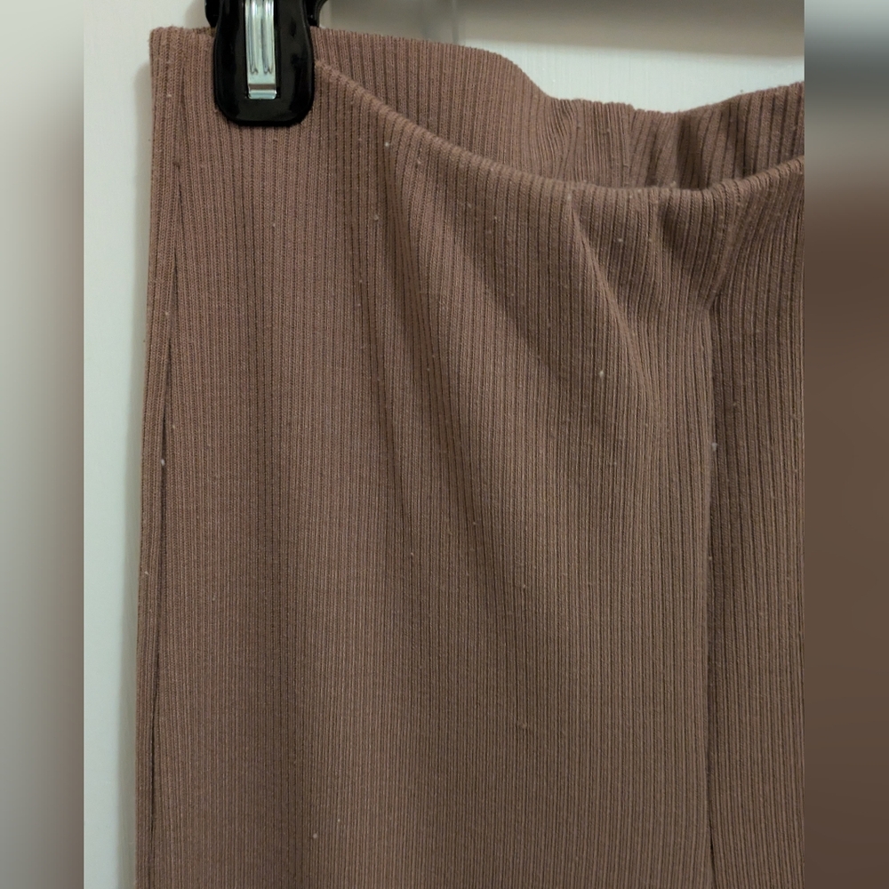 Brown Ribbed Two-Piece Set - Picture 4 of 7